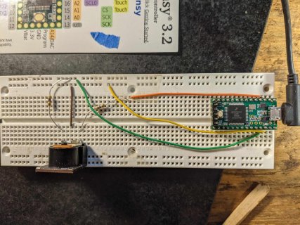 Teensy 3.2 with midi out port.jpg