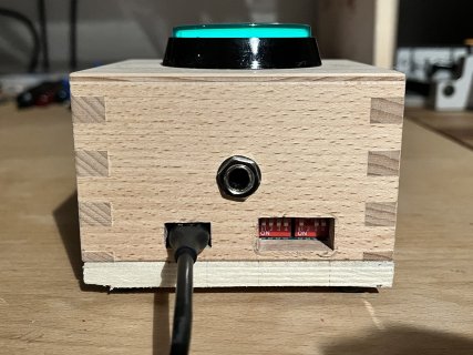 LeBoutonBackView.jpg