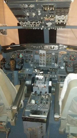 737-200sim.jpg